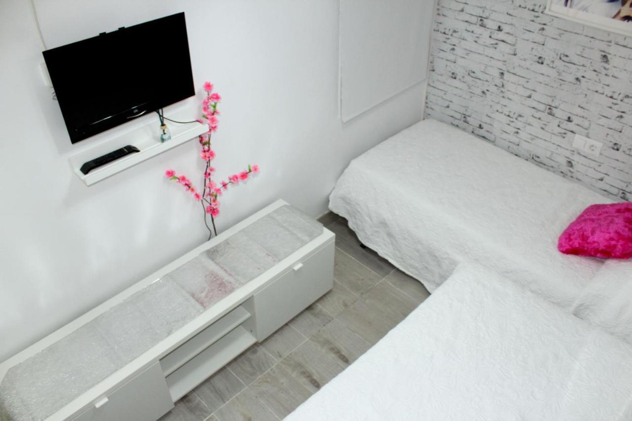 Cosmo Grey Apartment L'Hospitalet de Llobregat Exterior photo